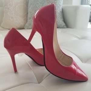 Sexy & Bright Red heel pumps
